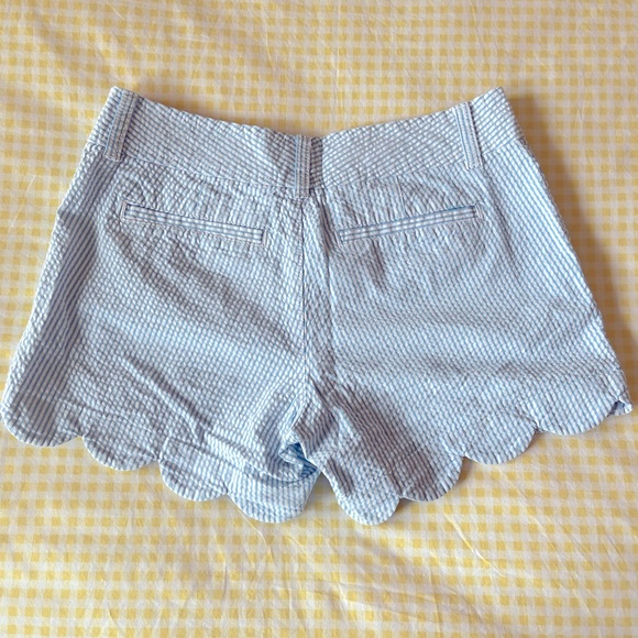 Lilly Pulitzer Buttercup searsucker short - Picture 2 of 3